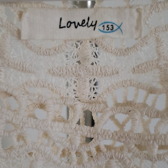 Tops - Picture 5 of 8